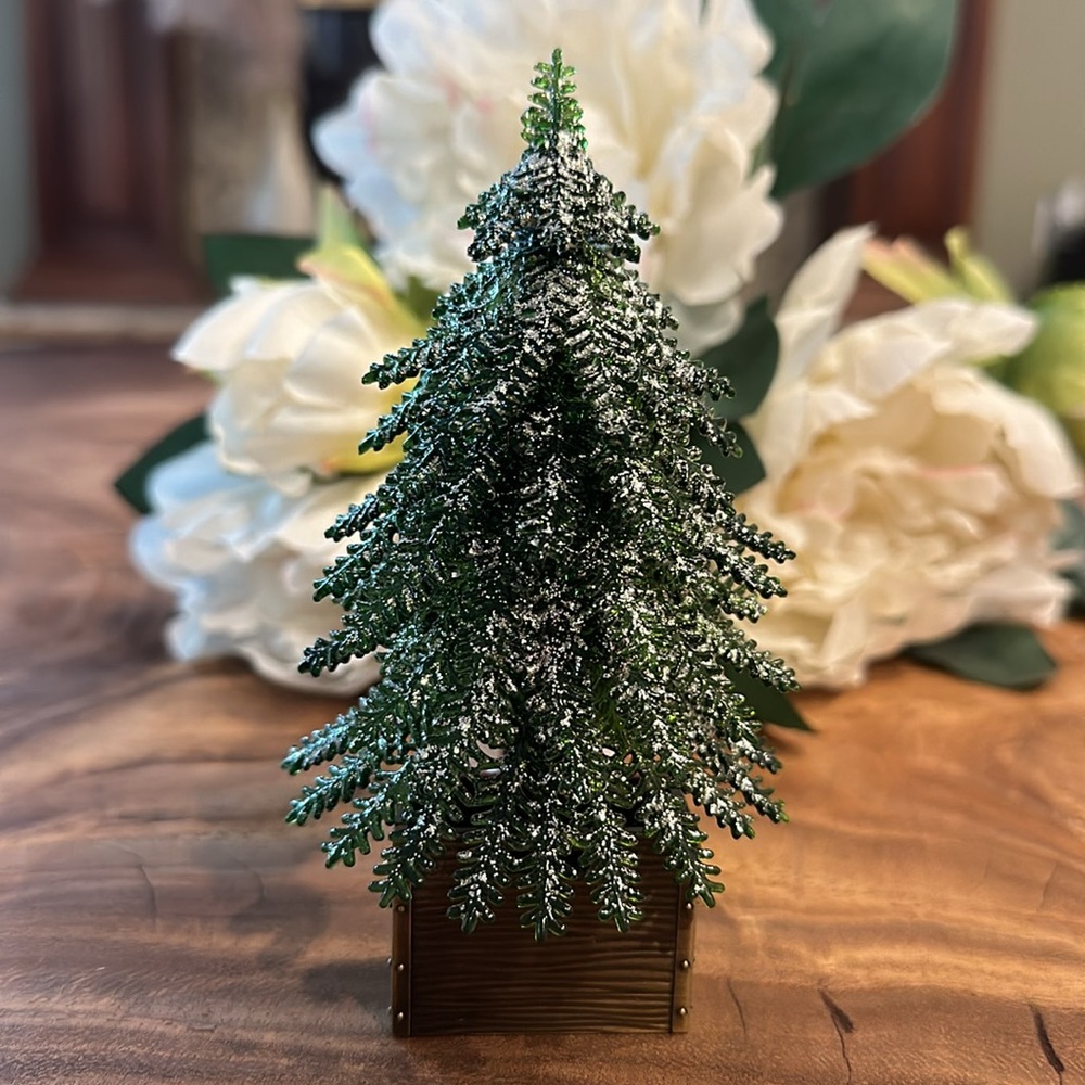 Bath & Body Works Holiday Pine Tree Nightlight Wallflower Fragrance Plug in